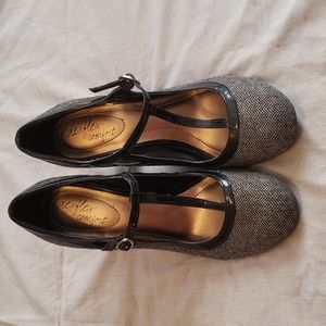 Dexflex Comfort Tweed heels with adjustable ankle strap. Sz 8